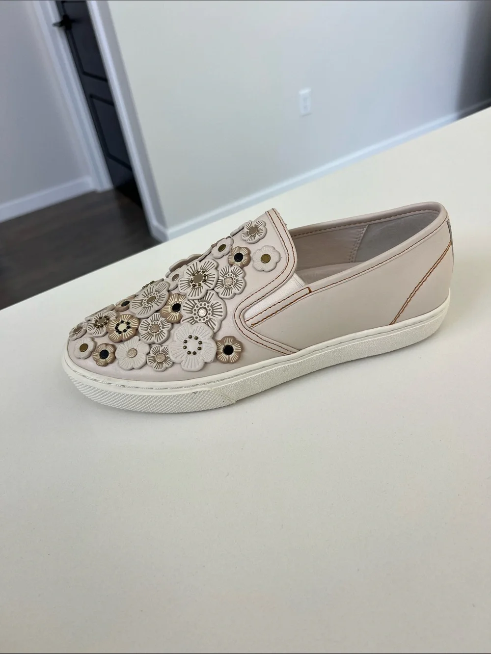 Coach tea rose chalk light blush pink cream slip on sneakers floral appliqués 9